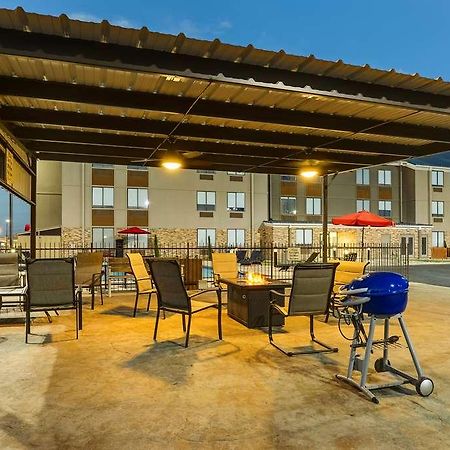 Best Western Plus Riata Hotel Brownwood Exterior photo