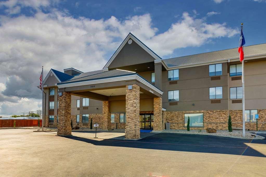 Best Western Plus Riata Hotel Brownwood Exterior photo