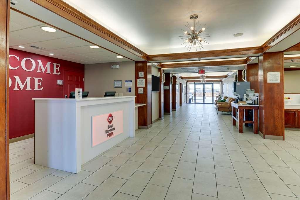 Best Western Plus Riata Hotel Brownwood Interior photo