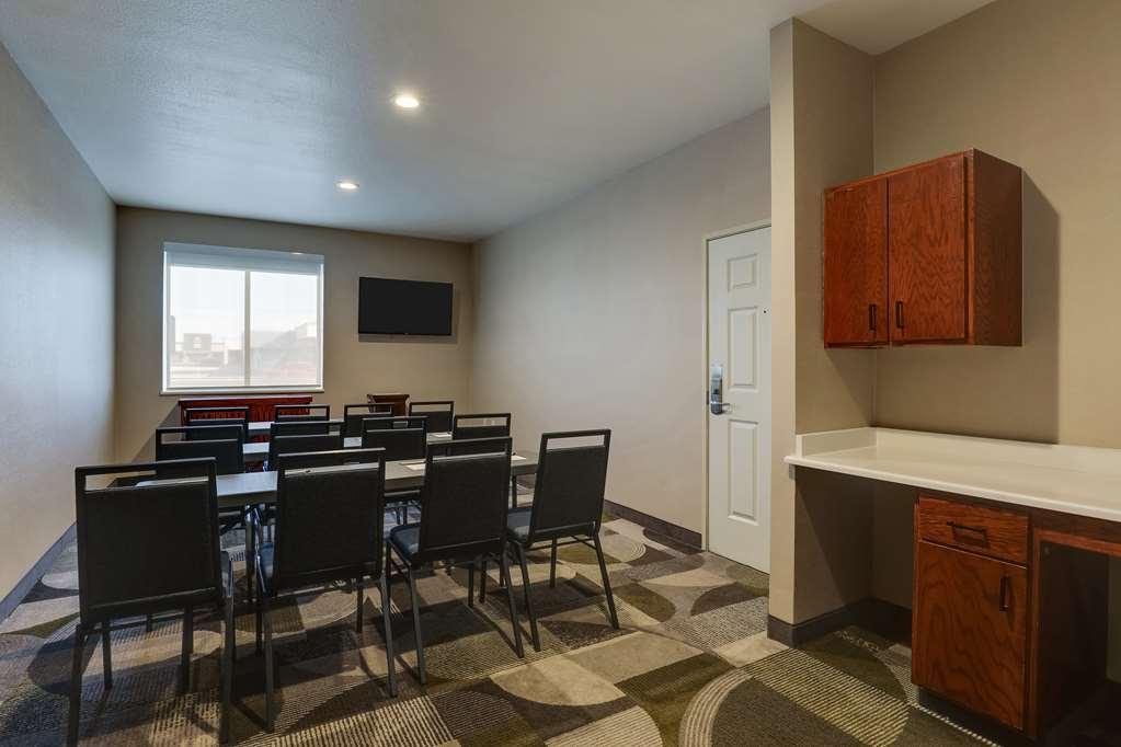 Best Western Plus Riata Hotel Brownwood Facilities photo